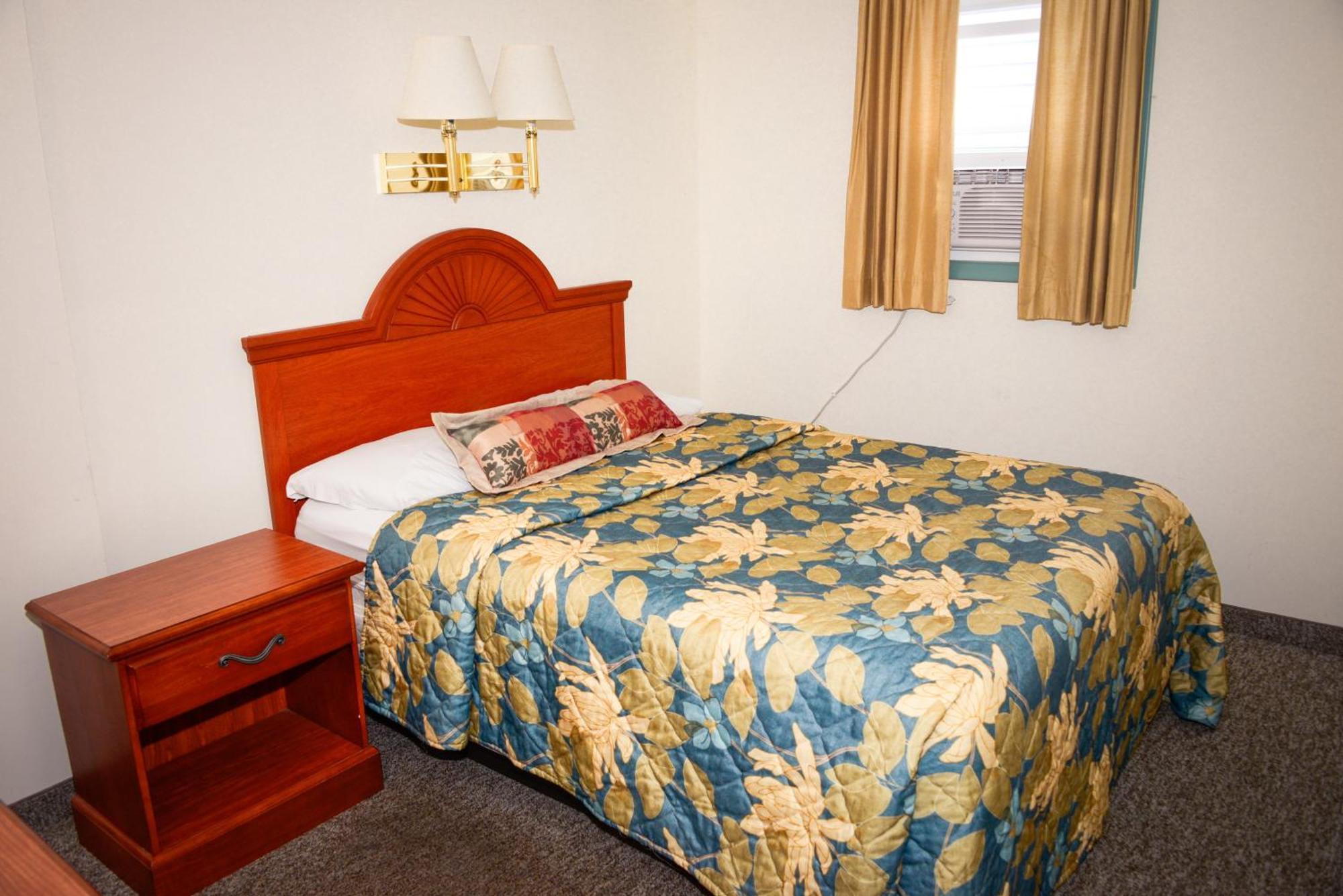 O'Sullivan'S Motel Lake George Oda fotoğraf